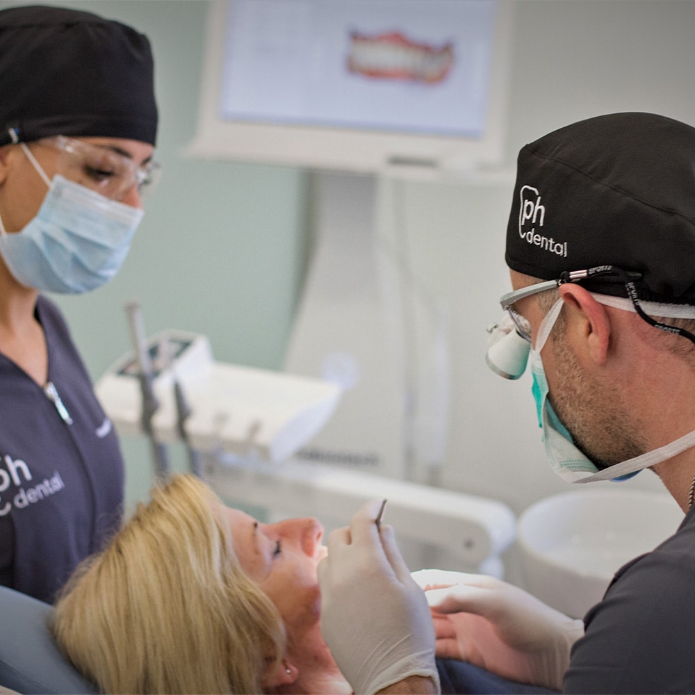 Tratamiento de urgencia en clínica dental